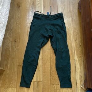 Lululemon ENGINEERED WARMTH JOGGER rainforest green